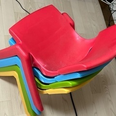 プラスチック子供椅子　大人も座れる丈夫さ(取り引き中)の画像