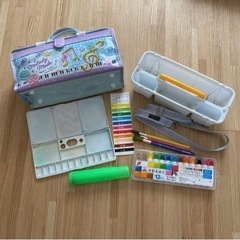 女の子 絵の具セットの画像