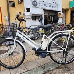 ??　電動自転車　パナソニック　２６インチ　バッテリー　１６ＡＨ　５点　（８０％－１００％）　３変速　白　配達可能