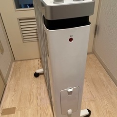 アイリスオーヤマ　オイルヒーター　白　2019年製　IWHH-1212D-Wの画像