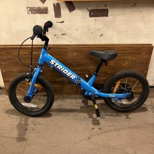 【売約済み】　STRIDER 14x ストライダーフォーティーンエックス 子供用 自転車　子供　子ども　クリスマス　プレゼント　青　ブルー　スティールブルー