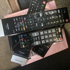 TOSHIBA TV リモコンの画像