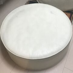 イタリア製本革　おしゃれな円形ロータイプソファの画像