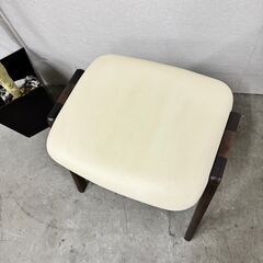  15174  カリモク スタッキングスツール　フェイクレザー　   ◆大阪市内・東大阪市他 5,000円以上ご購入で無料配達いたします！◆ ※京都・高槻・枚方方面◆神戸・西宮・尼崎方面◆奈良方面、大阪南部方面　それぞれ条件付き無料配送あり！            