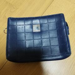 最後の値下げ！ポーチ4点セット！の画像