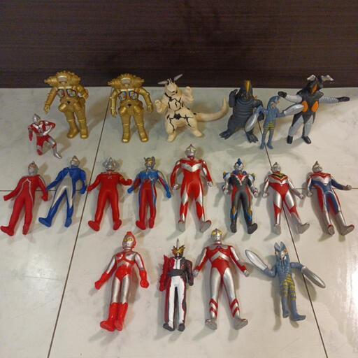 ウルトラマンフィギュアセット　19体