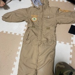 問い合わせ多数の為受付終了します。子供のスキーウェア２着