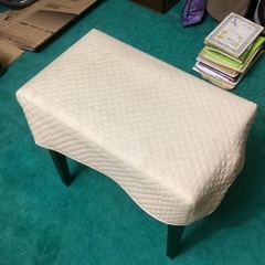 ピアノ用椅子(カバー付)　高さ調整できます。の画像