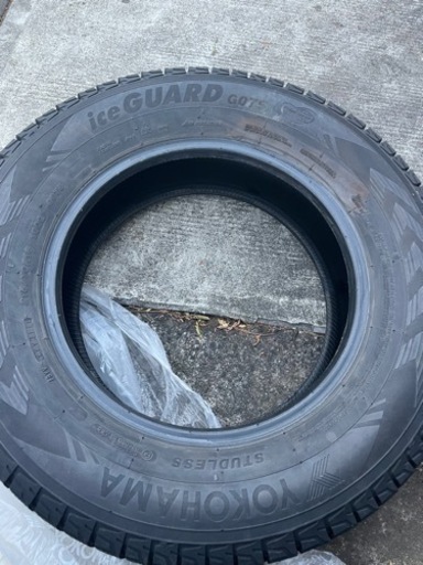 YOKOHAMAスタッドレスタイヤ、ホイールセット　215/70R16 G075