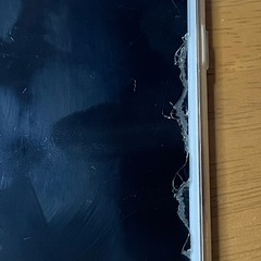 ★iPhone８　使用感あり　傷多し　画面割れあり★ の画像