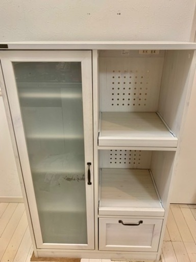 （お取引中）食器棚　たくさんのお問い合わせありがとうこざいます