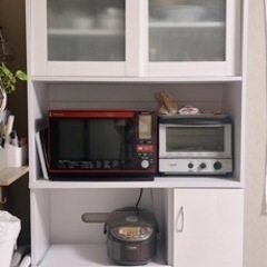 ホワイト　食器棚の画像