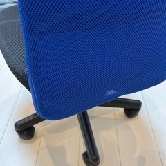 事務用椅子の画像
