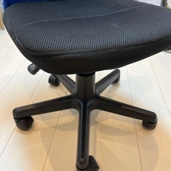 事務用椅子の画像