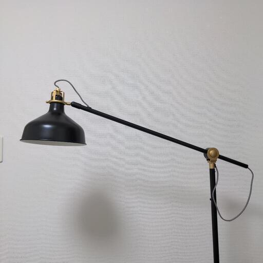 引き取り限定☆IKEA フロアスタンドライト ブラック】