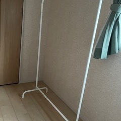 IKEAハンガーラックの画像