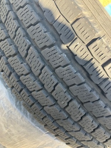 YOKOHAMAスタッドレスタイヤ、ホイールセット　195/80R15
