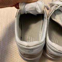 ニューバランス靴　23.5センチの画像