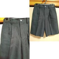 キッズスーツ 110 黒？グレー？の画像