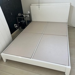 コンセント付きダブルベッド
