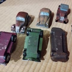 車のおもちゃ、置物（今月中）