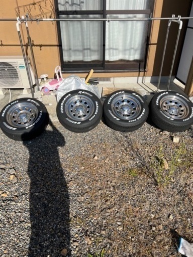 ハイエース　タイヤホイール