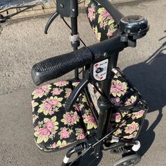 リサイクルショップどりーむ天保山店　No.10520　シルバーカー♪　椅子にもなります！収納付き♪の画像