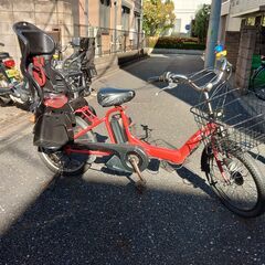 244🔴🟢土日もお子様と土足のまま、いろいろなタイプの電動自転車のご試乗可能です。  🌕️🔴２０インチ、チャイルドシート、２人乗り、３人乗り、１人乗り電動自転車  🔴🔵バカ良心的な電動自転車屋　🌕️🔴安心の無料保証、点検サービス付き  🌈🔴電動自転車・リサイクル専門店　🔵　ご試乗をしてから、ご購入できます。  🟢後ろチャイルドシートを大きめのかごに変更のオプション無料です。  🔴バッテリーは新品の９０％以上の性能です。  🟣１回の充電で３０Ｋｍ程度走行可能でコンディション良好で