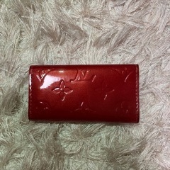 Louis Vuitton キーケース　ルイヴィトン　ヴェルニの画像