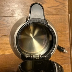 ティファール電気ポット黒の画像
