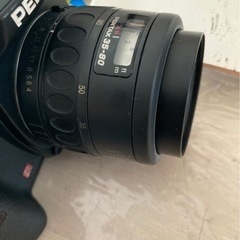一眼レフカメラ　ズーム機能付きレンズの画像