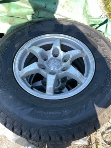 奇跡のスタッドレス、、ほぼ新品