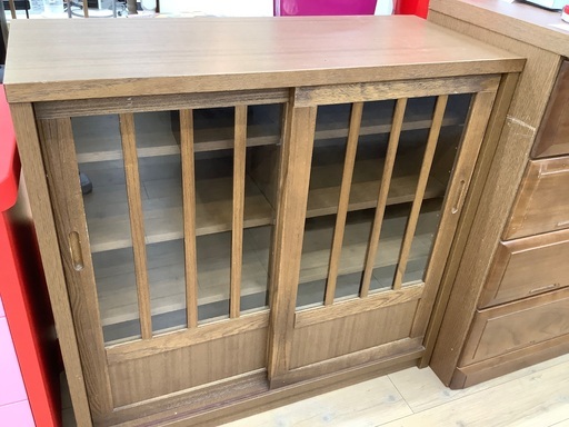 ブラウン2枚扉キャビネットのご紹介です！！！！