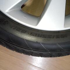 トヨタ純正タイヤホイールの画像