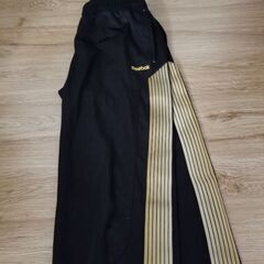 3500円→2000円。25日まで値下げ。早い者勝ち。Reebokジャージ美品。Mサイズ。の画像