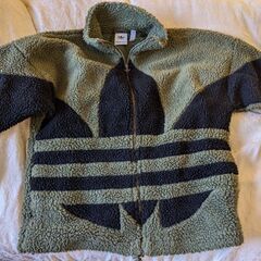 アディダス　ジャケットの画像