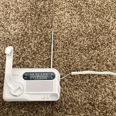 手回し充電防災ラジオの画像