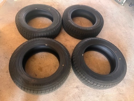 値下げしました‼️YOKOHAMAスタッドレスタイヤ４本（バリ山）