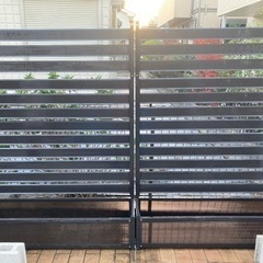 プランター付きアルミ製フェンス/ラティスの画像