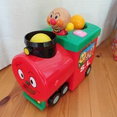 アンパンマン ボールがとびだす！ はしるよポンポンSLマン