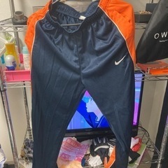 ナイキ　ジャージの画像