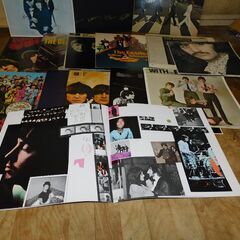 値下げ。格安中古ビンテージ　ＴＨＥBeatles・ビートルズレコード盤　全１３種・１４枚　１９８曲セット、（歌と演奏、プロフィール写真付き）　レコード盤。　東芝ＥＭＩ　Ｔｈｅ　Beatlesコレクション　ＥＡＳ－６６０１０－２３　１セット限定。の画像