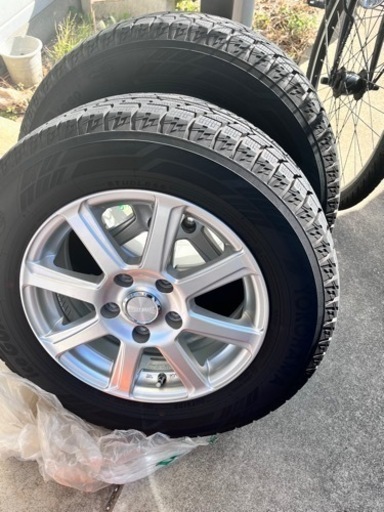 セレナ　スタッドレス　4本セット　状態超良好