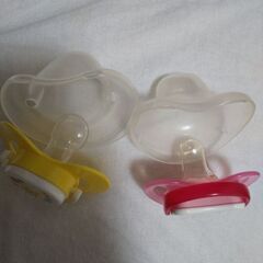 おしゃぶりの画像