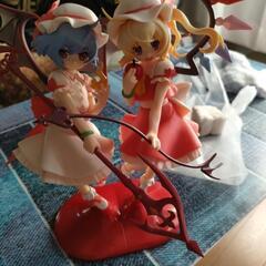 フランドールスカーレットとレミリア・スカーレットのフィギュア