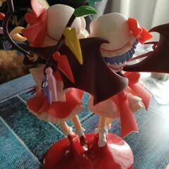フランドールスカーレットとレミリア・スカーレットのフィギュアの画像