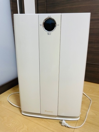 加湿空気清浄機 ダイキン お値段相談可 DAIKIN 光速ストリーマ 加湿空気清浄機 うるおい光クリエール ハイグレードタイプ ACK70M ホワイト