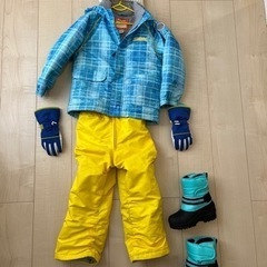 子供　雪遊び　スキーウェア上下　110サイズ　ブーツ　手袋　帽子