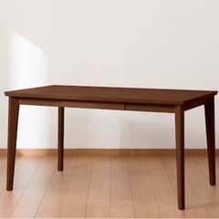 ニトリのダイニングテーブルの画像
