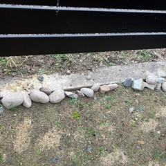 砂利　庭石　0円の画像